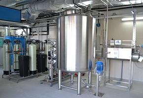 Хранение воды очищенной и воды для инъекций : оборудование